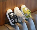 Kids canvas sneakers for boys and girls, anti-slip casual shoes, comfortable lightweight children shoes in black, green and beige