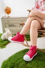 Kids casual sneakers for boys and girls, soft anti-slip shoes, lightweight comfortable toddler shoes in pink, red and purple