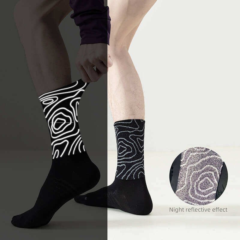 H50215a5082c6460ca139c108eb312115N Night Safety Quick Dry Aero Road Cycling Socks Compression Running Socks Compression Nylon High Reflective Cycling Socks - Image 1
