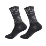 Night Safety Quick Dry Aero Road Cycling Socks Compression Running Socks Compression Nylon High Reflective Cycling Socks - Image 2