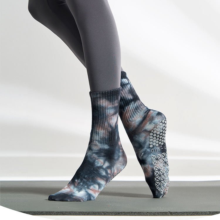 H513cc2645d194b298e1a5a17136da293t Women's Grip Yoga Socks | Non-Slip Cotton Crew Socks for Pilates & Fitness - Image 1